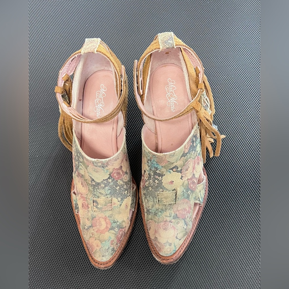 Size 7.5 leather booties Miss Macie